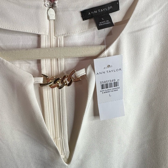 NWT Lg Ann Taylor Elegant Cream Women's Top with Gold Hardware - Picture 5 of 16